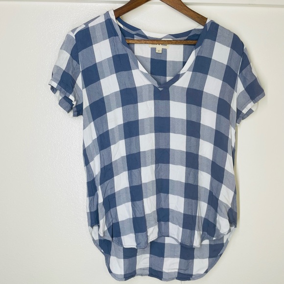 cloth & stone Tops - Cloth & Stone S Blue Plaid Gingham V-neck Asymmetrical short sleeve shirt top